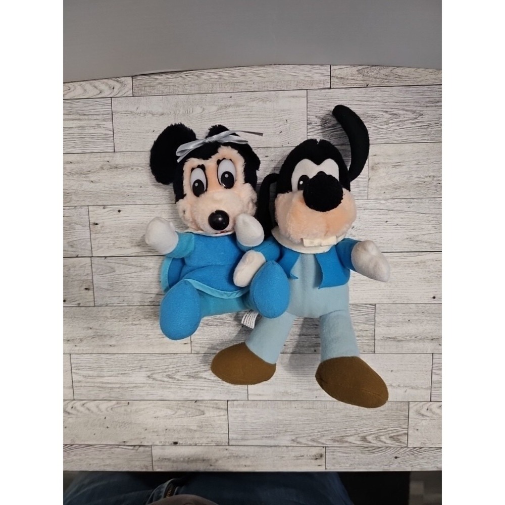 Vintage Disney Mickey's Christmas Carol Minnie Mouse & Goofy 8" Plush 1984 Plush